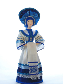 Кукла коллекционная фарфоровая Хозяюшка  русском костюме в стиле Гжель