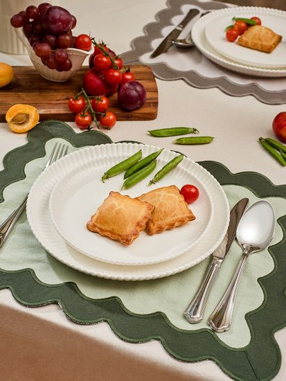 Салфетка под приборы с контрастным кантом зеленого цвета из коллекции trendy ruffles, 35х45 см