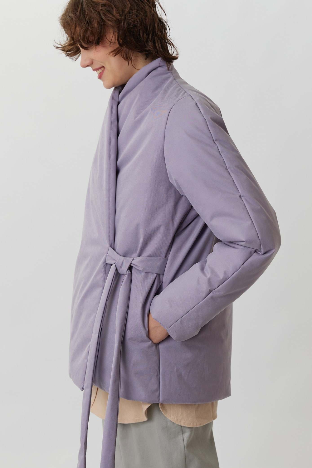 Зимняя куртка на запах из лавандовой бархатистой мембраны