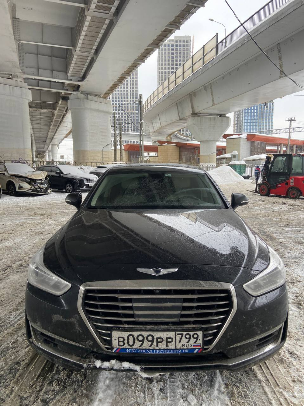 Genesis G90 Royal 5.0 T-GDI 8AT 4WD