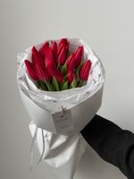 Букет из 15 красных тюльпанов