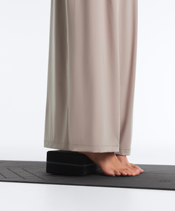 OYSHO Широкие брюки Light Touch, бледно-серый