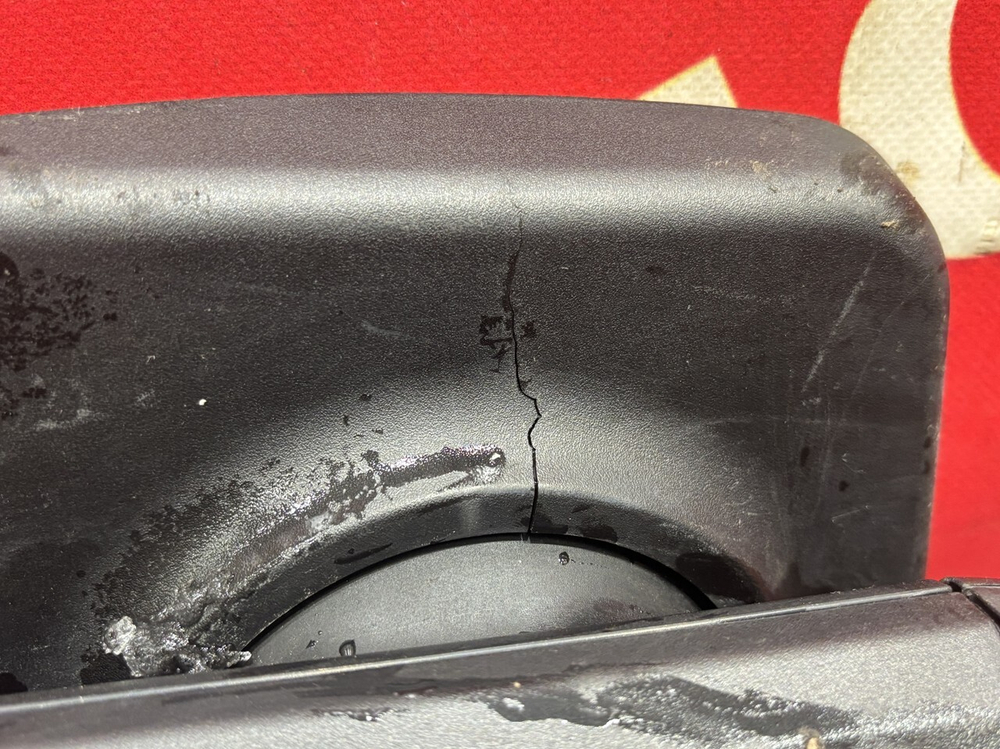 Зеркало (дефект) заднего вида боковое левое 2024г