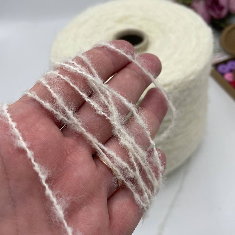 LAGOPOLANE 28% вспушенный меринос 42% полиамид 30% полиакрил