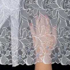 Вышивка на сетке голубая/белая 33 см