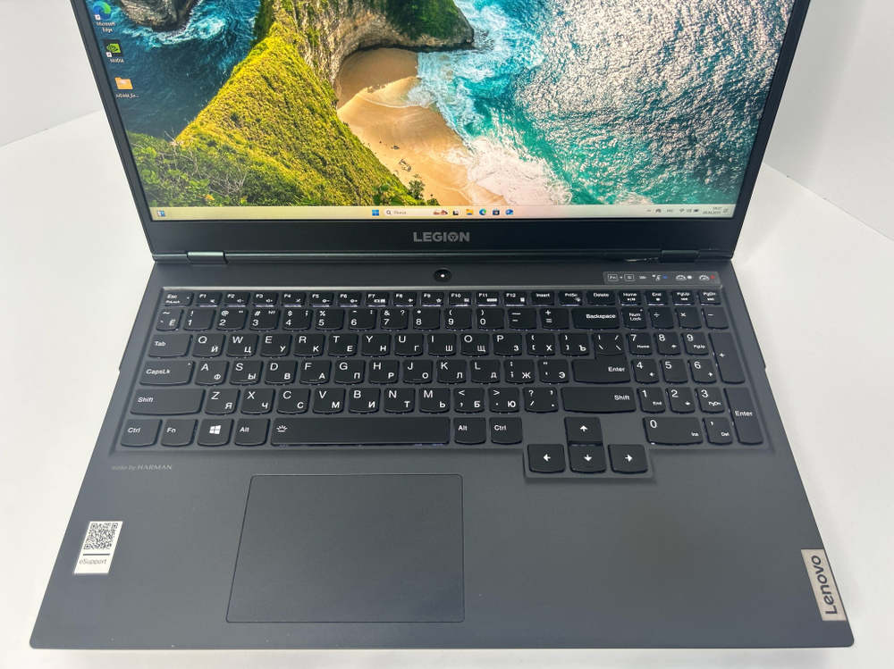 Ноутбук Lenovo Legion 5 15IMH05H (81Y6008JRU) 15.6"/Intel Core i5 10300H/RAM 16GB/SSD 512GB/GeForce RTX 2060 6GB/1920x1080/IPS/Windows 11/ Подсветка кл-ры: LED/Цвет: Черный. Состояние: Уценка/трещина на рамке