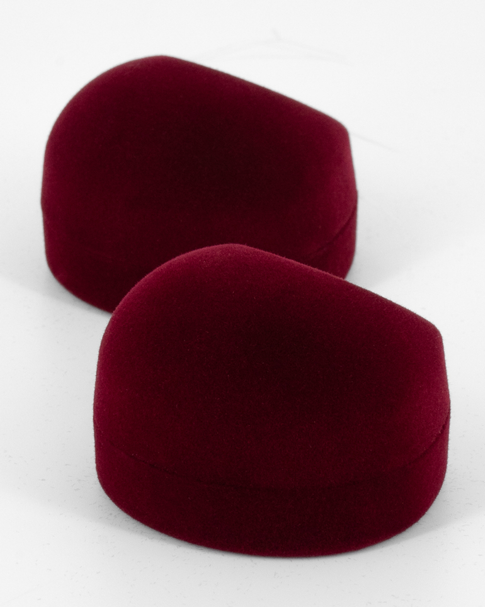 Бархатистая поверхность футляра