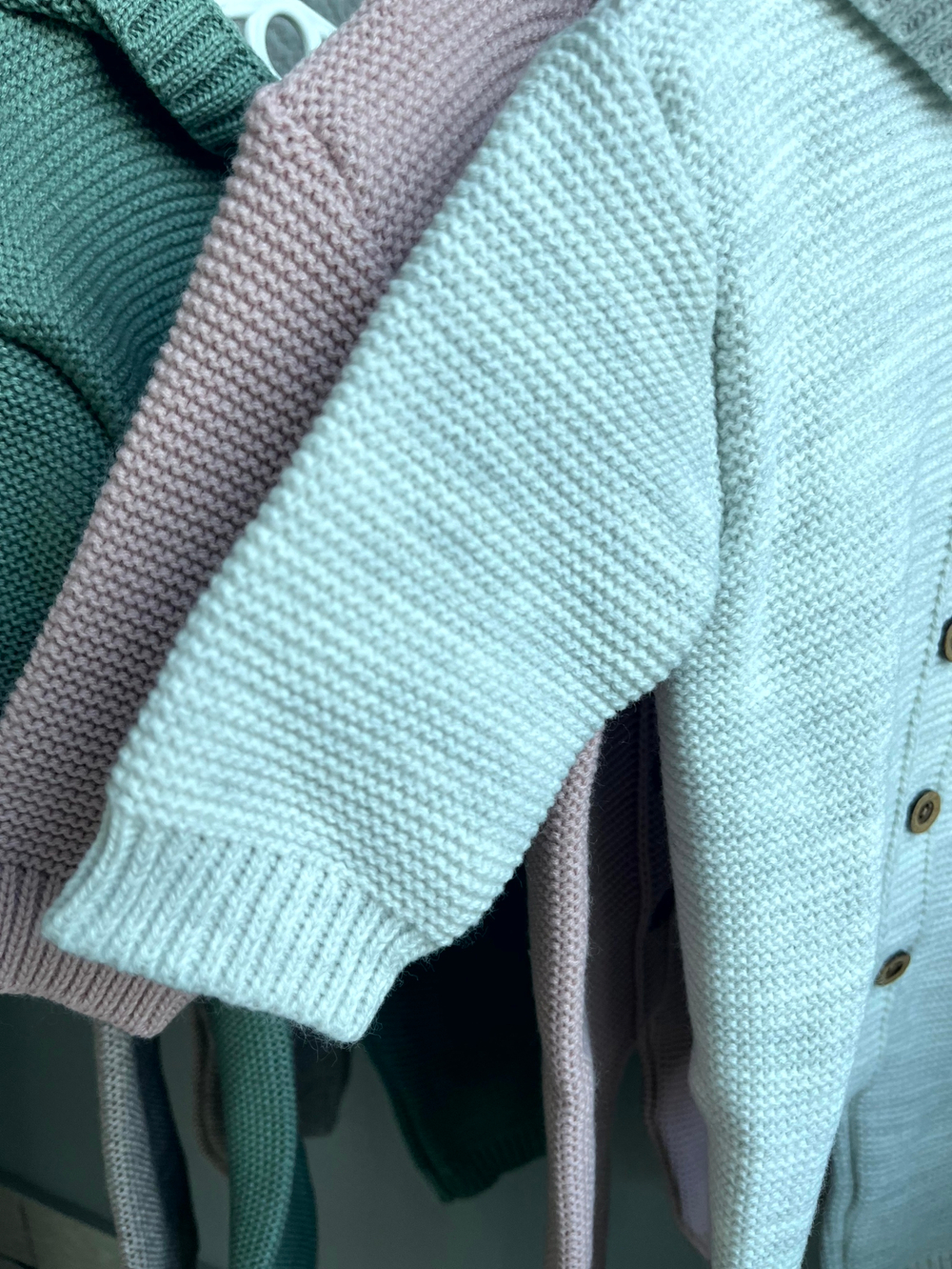 Комбинезон вязаный с капюшоном "Lucr" (открытые ножки)