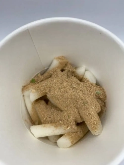 Рисовые палочки Topokki с соусом Jajang, Чаджан