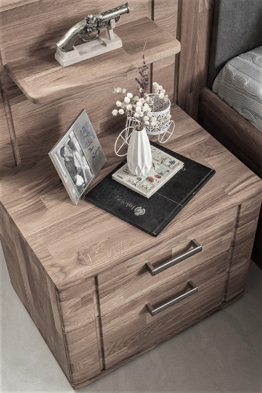 Тумба прикроватная из массива дуба Follina