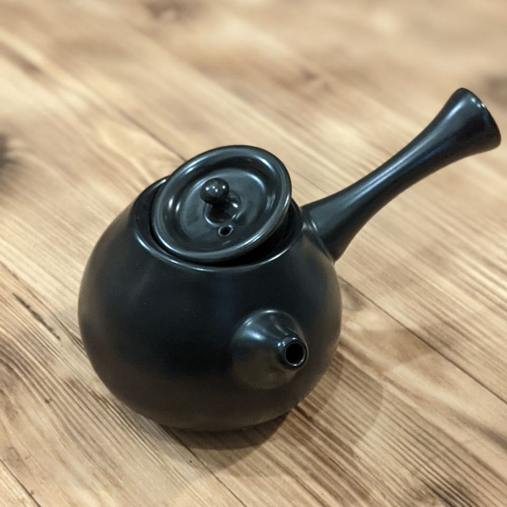 Чайник с боковой ручной, черный