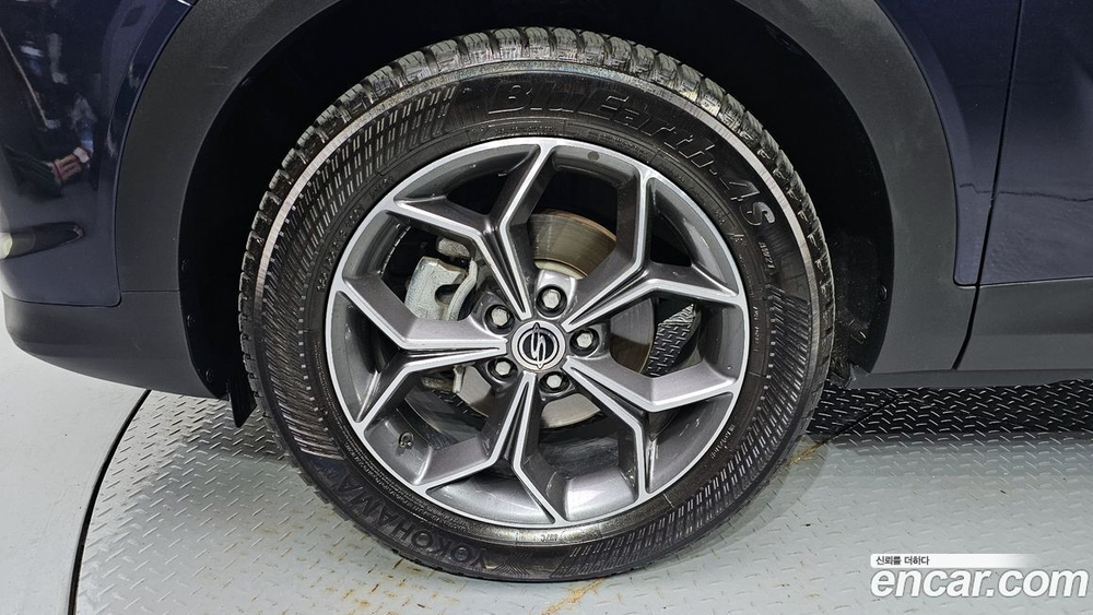 KG Mobility (Ssangyong) Beautiful Korando Дизель 1.6 2WD 딜라이트 Plus (08.2019)