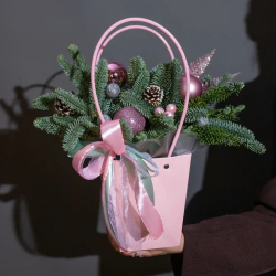 Новогодняя композиция Елка в сумке (пудра)