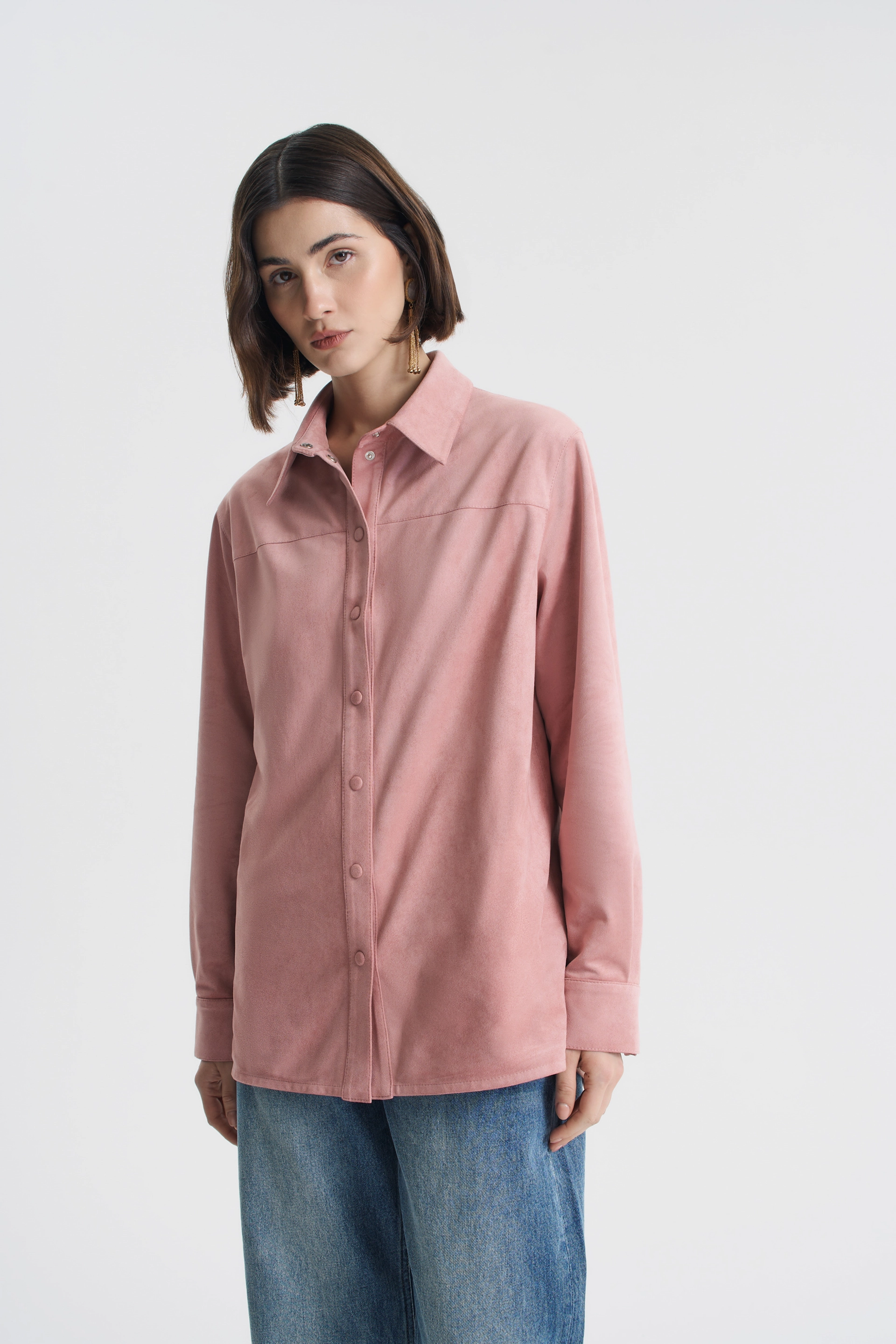 Рубашка из розовой экозамши