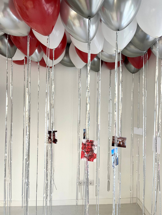 Воздушные шары под потолок красный/белый/серебро с фото №3427