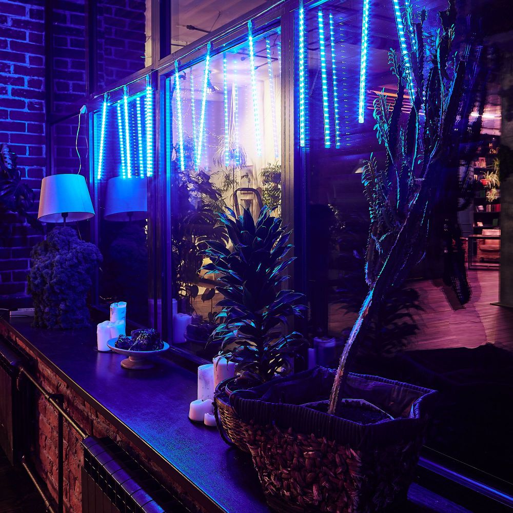 ULD-E2405-240-DTK BLUE IP44 METEOR Занавес светодиодный фигурный Падающие звезды. соединяемый. 2х0.5м. 8 подвесов. Синий свет. Провод прозрачный. TM Uniel.