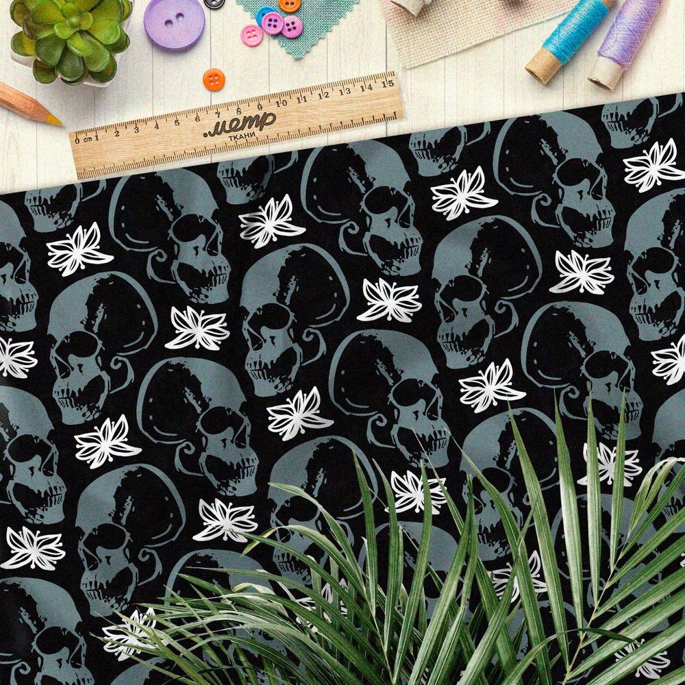 Ткань атлас зелёные черепа и белые цветы