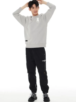 Брюки-джоггеры в стиле карго с молниями на карманах