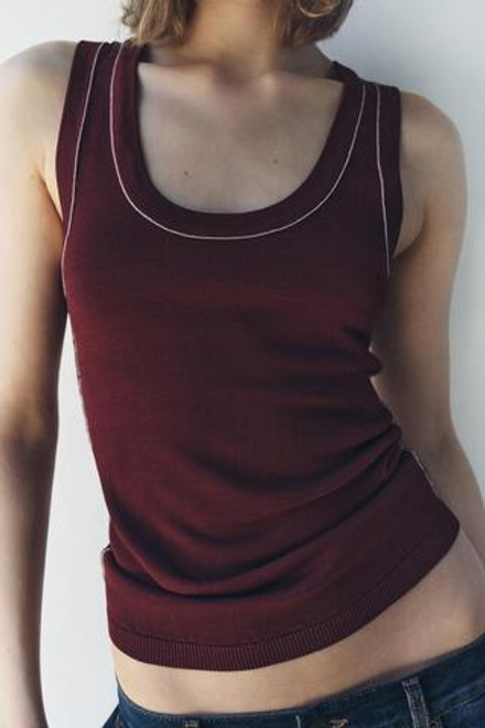 ZARA ОДНОТОННЫЙ ТОП С КОНТРАСТНОЙ ОКАНТОВКОЙ, БОРДОВЫЙ