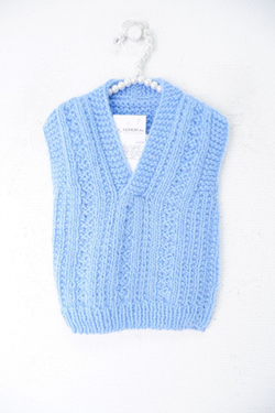 Жилет вязаный с шерстью на 1,5-2 года