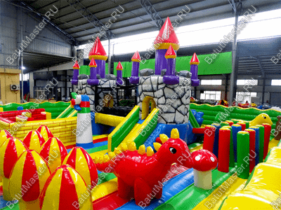 Большой надувной батут "Средневековье" 12*12*5 м