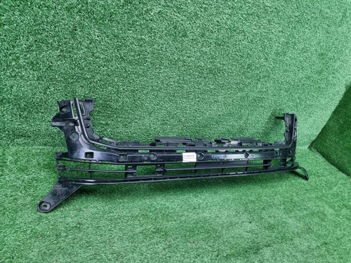 Решетка переднего бампера Land Cruiser 300 (21-нв)