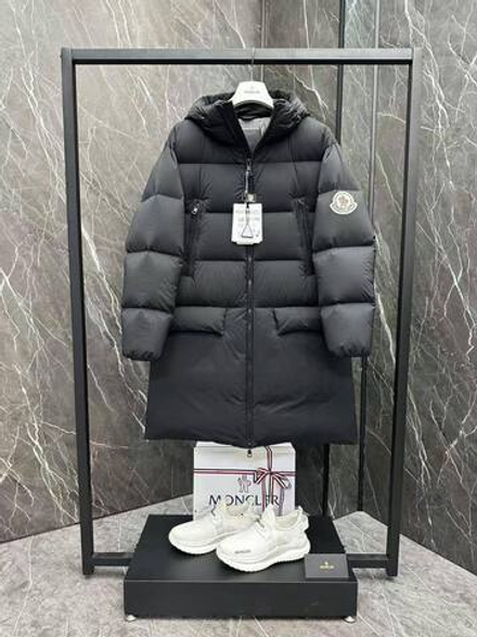 Пуховик Moncler