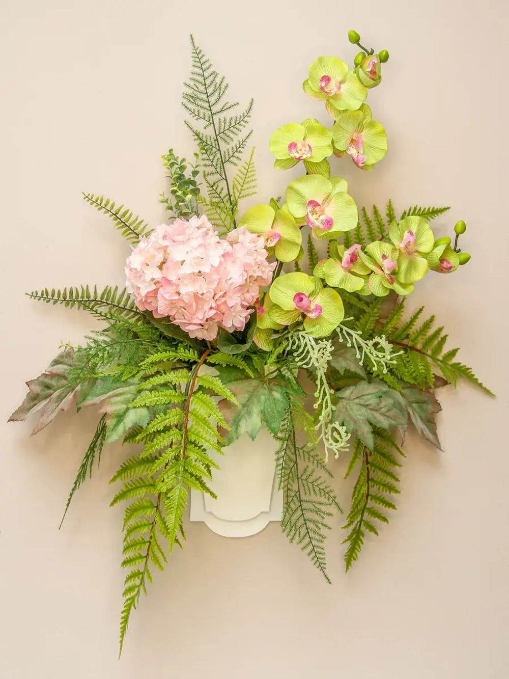 Искусственные цветы на стену в кашпо