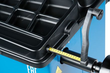 Цена на NORDBERG (4523) Станок балансировочный с автоматическим вводом двух параметров