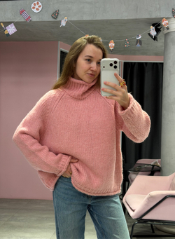 Свитер с горлом Candy розовый