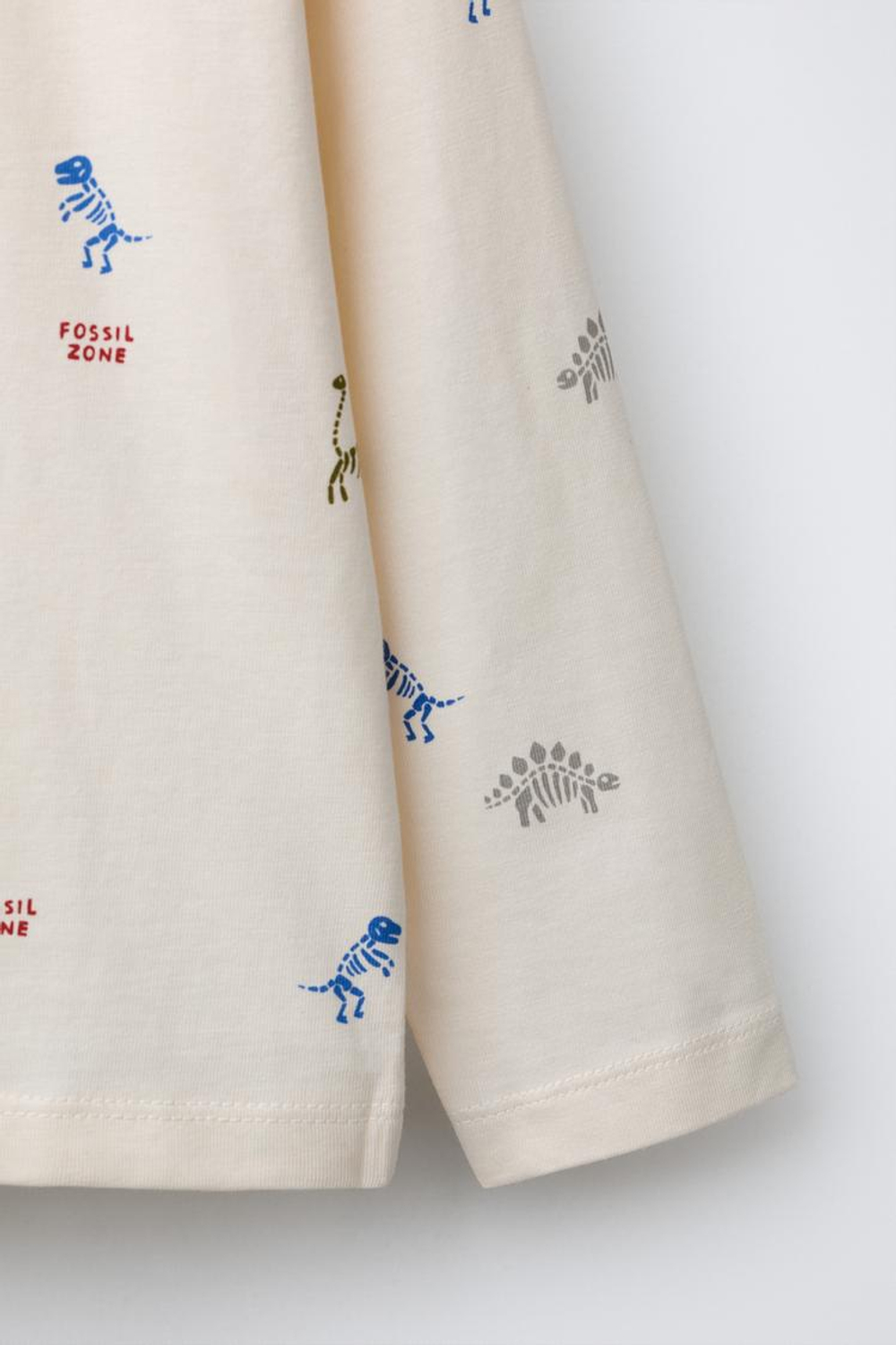 ZARA ФУТБОЛКА С ПРИНТОМ «МАШИНЫ», ЭКРЮ