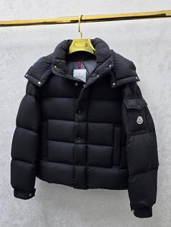 Пуховик Moncler
