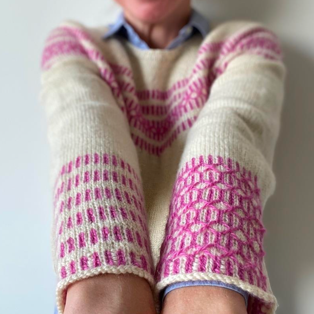 Описание по вязанию пуловера спицами "Bloom"