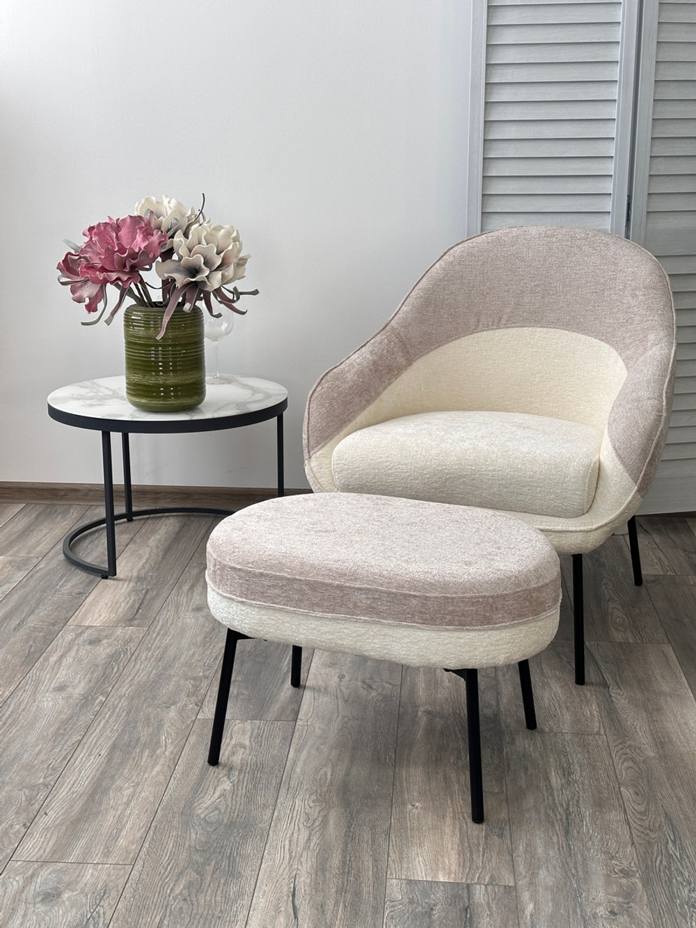 Кресло М-City DISAUR Сион (Sion) 3018-01 Белый, 3018-10 Бежевый, Шенилл, Черный каркас