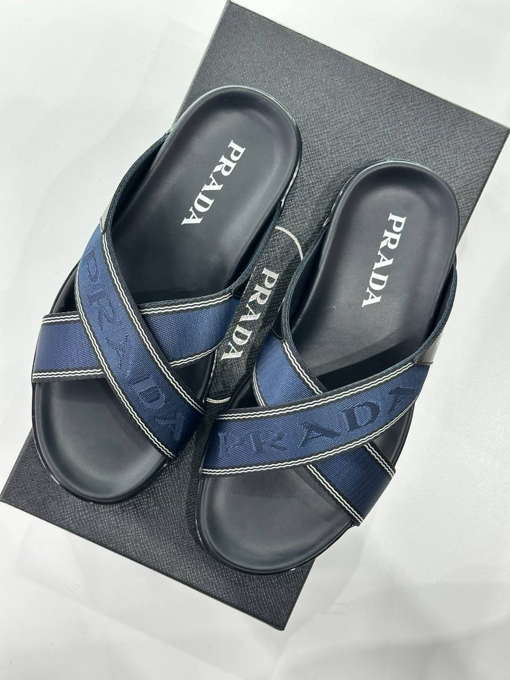 Шлёпанцы Prada