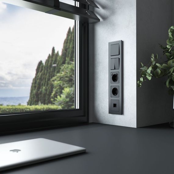 Рамка Werkel Senso на 5 постов черный стекло soft-touch W0053108 4690389214288