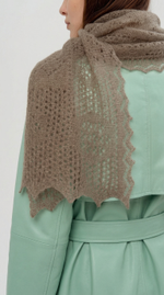 Оренбургский пуховый палантин П3-15050-03 серый