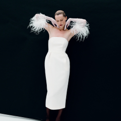 Перчатки удлиненные с перьями