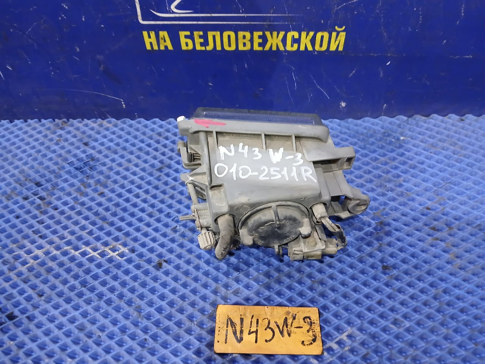 Туманка правая MITSUBISHI CHARIOT 1994