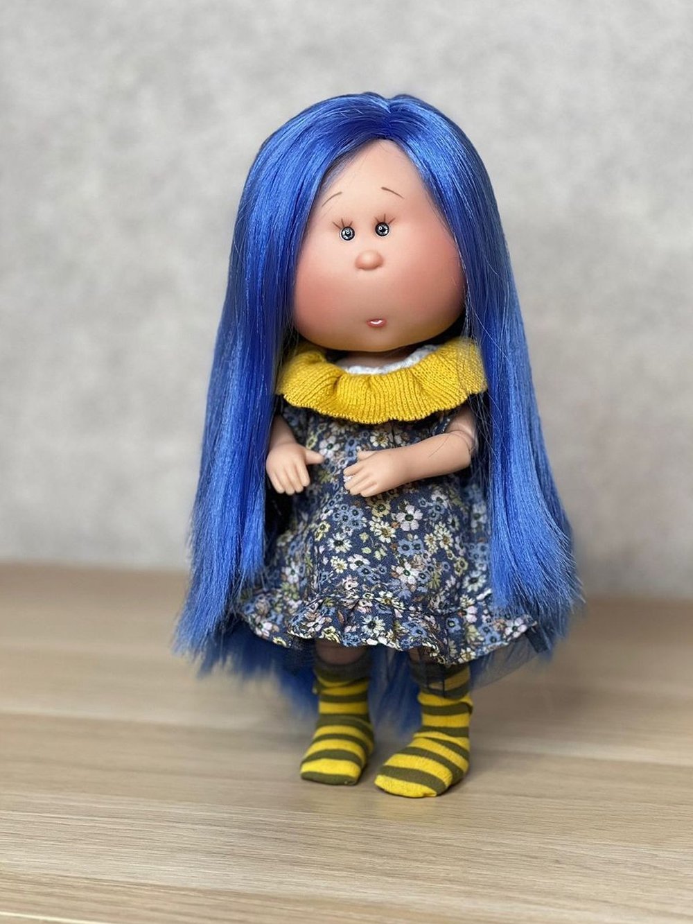 Кукла Nines виниловая 30см MIA CASE шарнирная (3506)