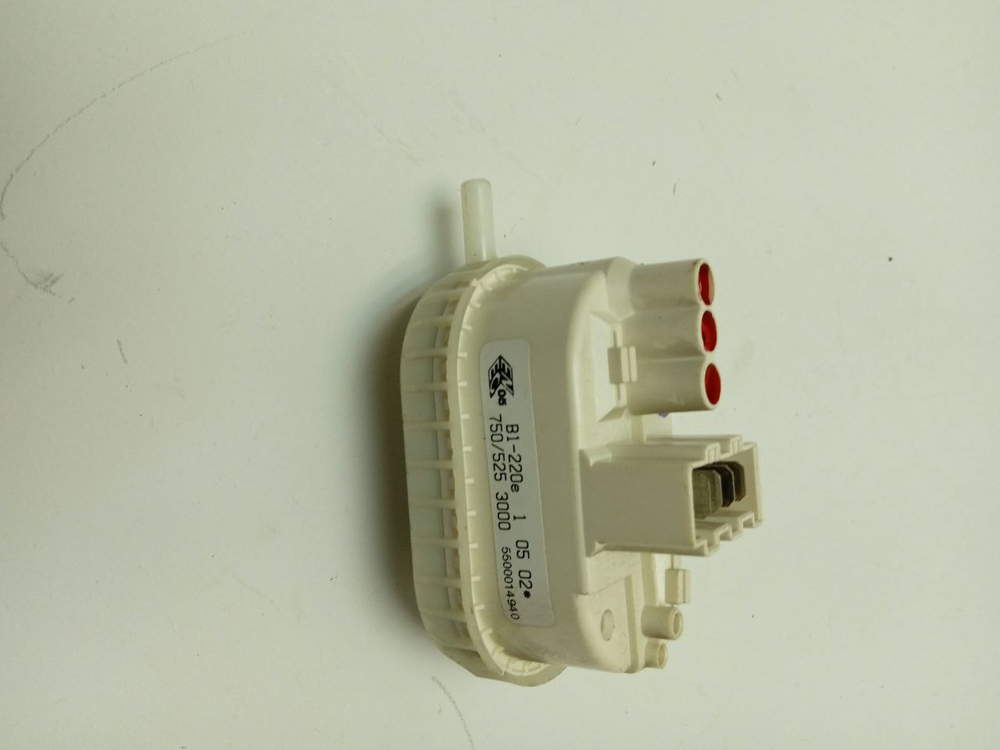 WFO2042OE кт1 Датчик уровня воды к стиральной машине Bosch B1-220e 427040 б/у