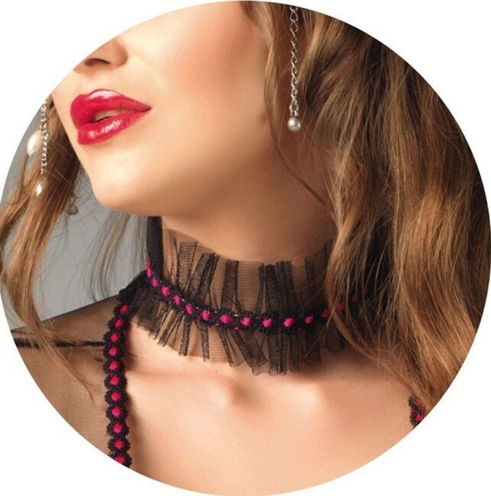 Повязка на шею из сетки с ярким стежком (Цвет: черный с розовым)