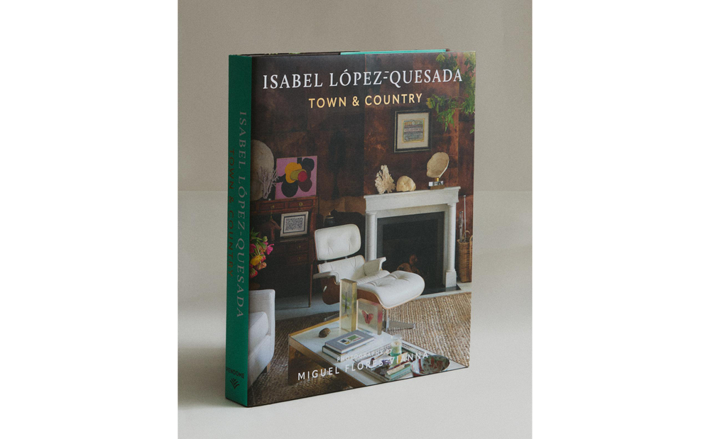 Isabel L pez-Quesada: Town & Country. Альбом интерьеров (на английском языке)