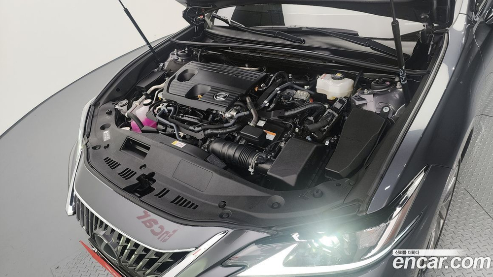 Lexus ES300h 7 Generation Luxury Plus (04.2023)