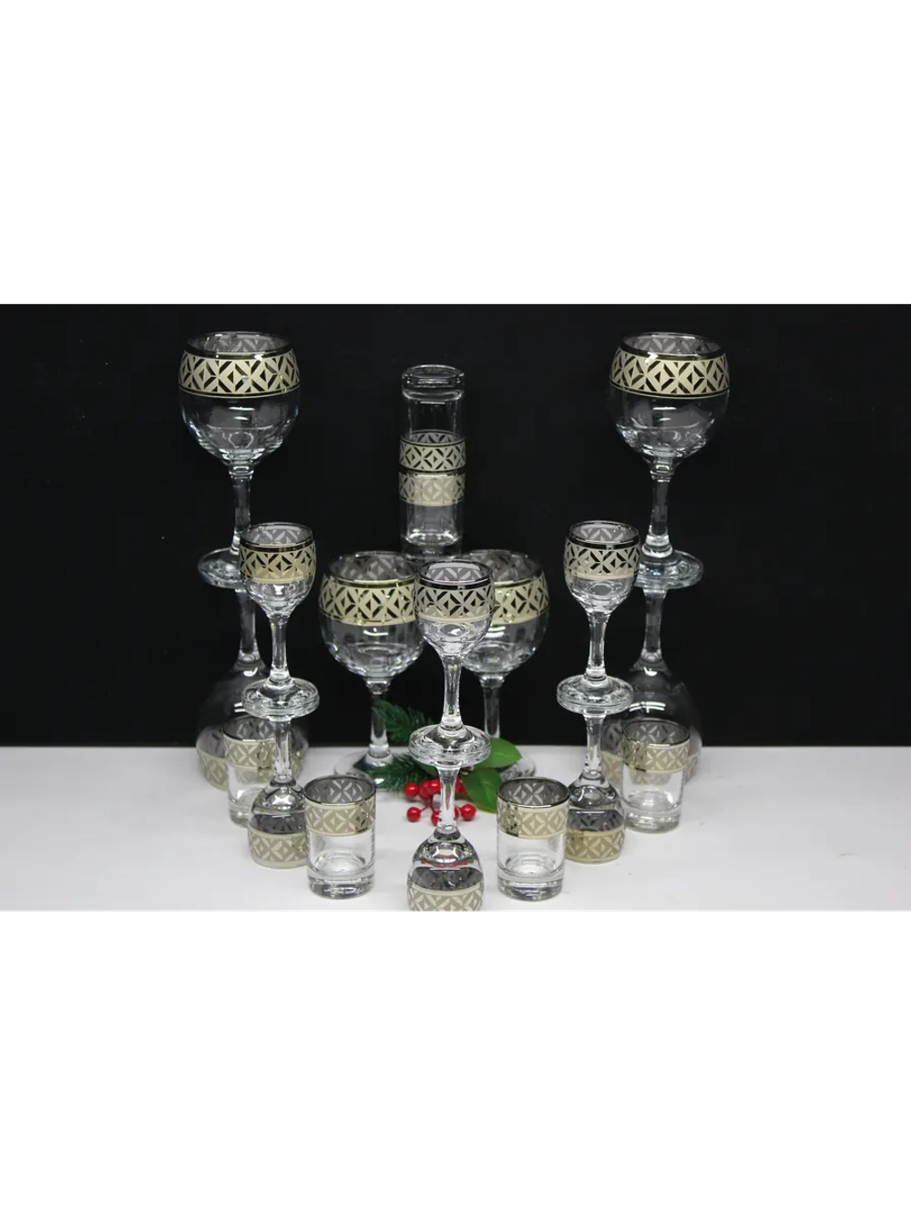 Подарочный набор 18 предметов с фужером