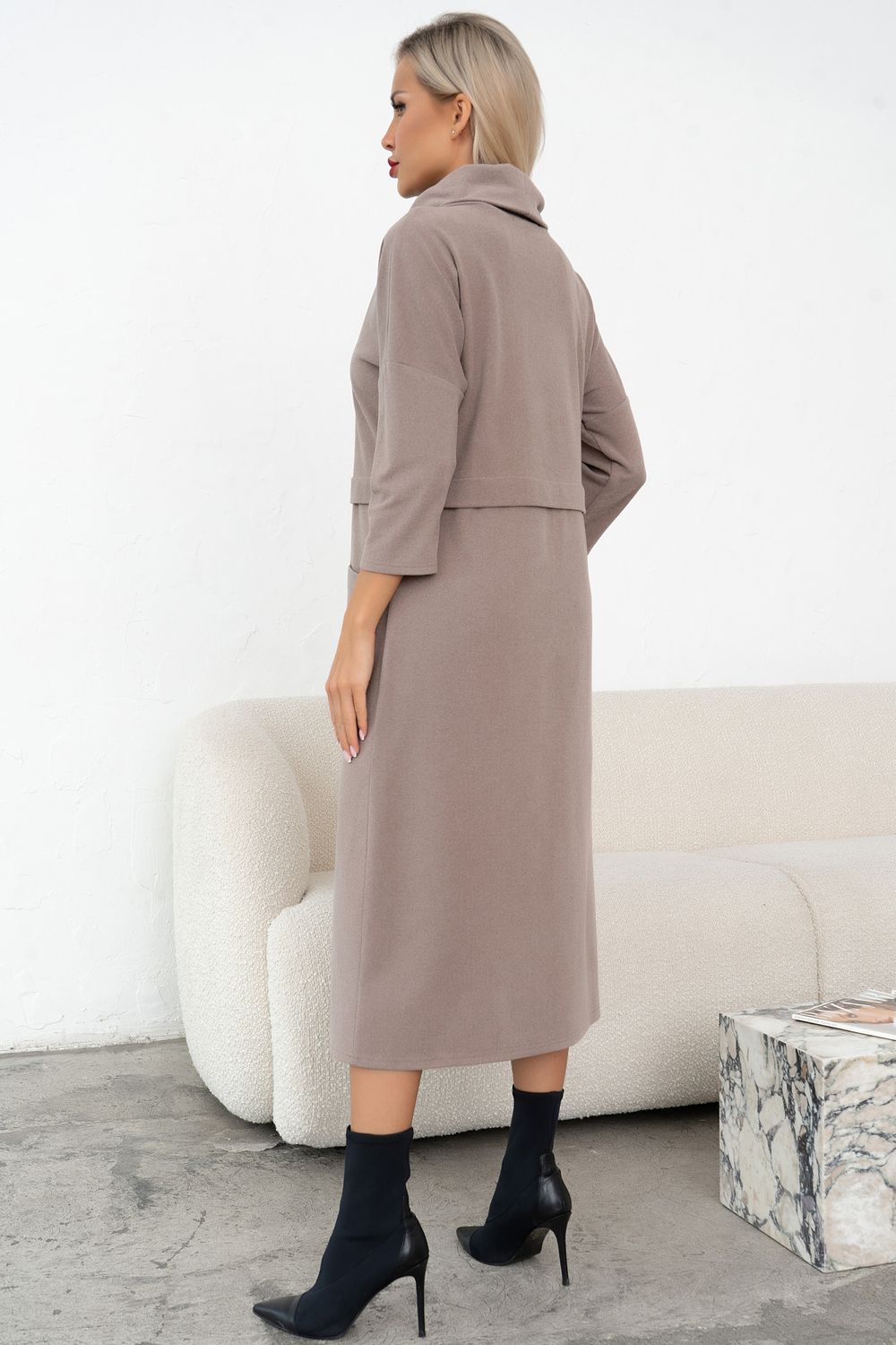 Платье трикотажное с разрезом (бежевый) Р11-2008/5 Nikol