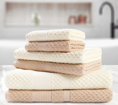 Полотенца и банные принадлежности