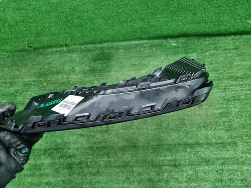 Решетка переднего бампера Audi Q8 (18-23) S-line