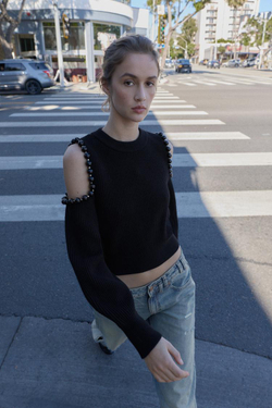 ZARA ДЖЕМПЕР В РУБЧИК С ВЫРЕЗАМИ И ШАРИКАМИ, ЧЕРНЫЙ