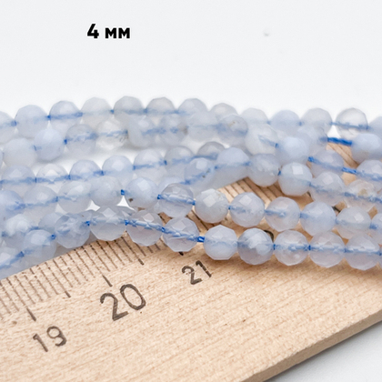 Агат голубой граненый бусины ("Сапфирин"), диаметр около 4,4 мм, цена за отрезок 19 см (1/2 нити)